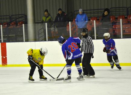 Команда «Факел» из Белокурихи – победитель краевого  этапа всероссийского турнира на призы клуба «Золотая шайба» среди юношей 2003-2004 годов рождения (фото).