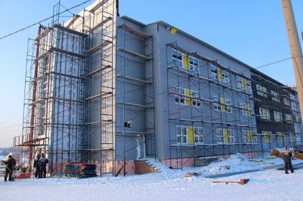 Заместитель губернатора Алтайского края Даниил Бессарабов провёл выездное совещание на гребном канале и посетил «Алтайский центр самбо» (фото).