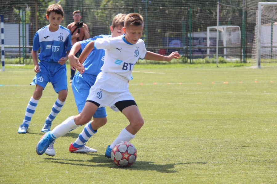 Спорт номер один в нашем регионе - это футбол. Здесь наибольшее количество занимающихся, и такое положение не меняется на протяжении последних пяти лет