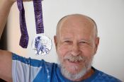 Известный алтайский журналист и любитель бега Алексей Герасимов удостоен медали «Синий тигр»