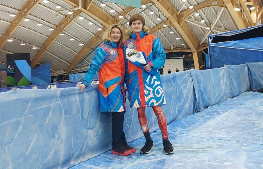 Данил Борисов с тренером Еленой Комаровской 