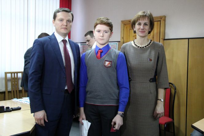 Засверкали на груди