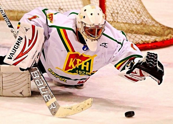 Антон Янин: «Захаркин залез на яблоню и предложил нам яблок»