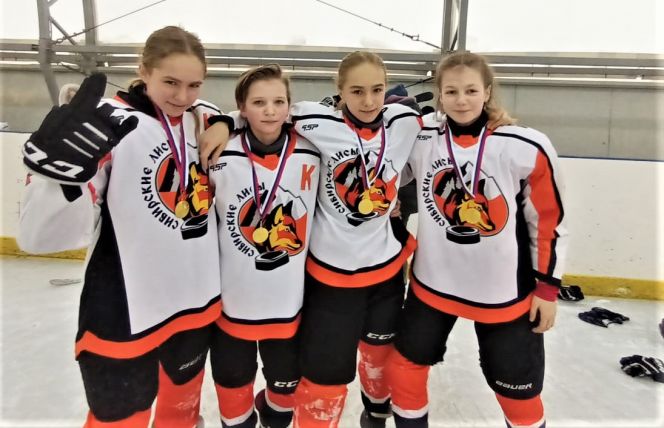 Лисички хвост распушили! Команда девочек выиграла у мальчишек первенство края