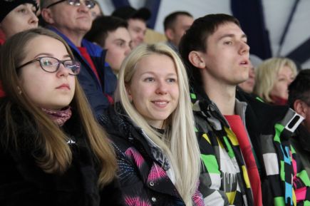 Хоккеисты барнаульского "Динамо" уступили на своей площадке прокопьевскому "Шахтёру" - 0:3 (фото).