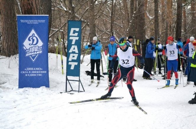 В Барнауле прошли соревнования по зимнему служебному двоеборью и лыжным гонкам