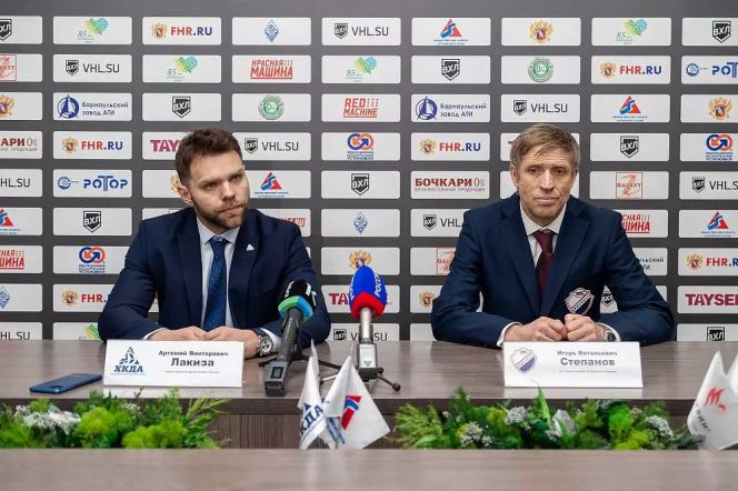 Пресс-конференция главных тренеров после серии матчей «Динамо-Алтай» - «Кристалл» (видео)