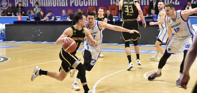 Фрагмент матча Суперлиги "Динамо" (Владивосток) - "Уралмаш" (Екатеринбург). Фото: РФБ 