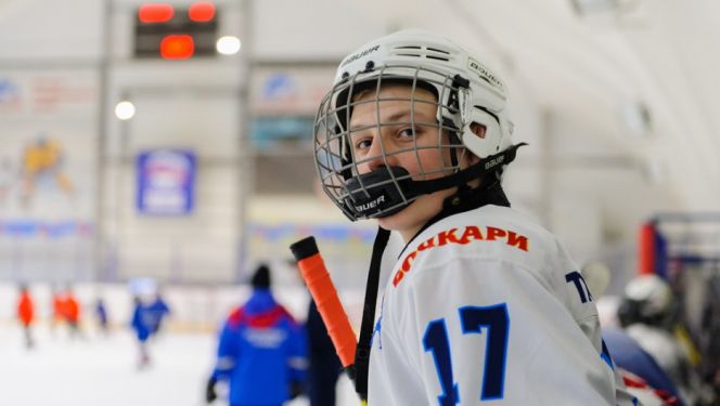 Хоккей в Бочкарях. Фото: Дмитрий Лямзин
