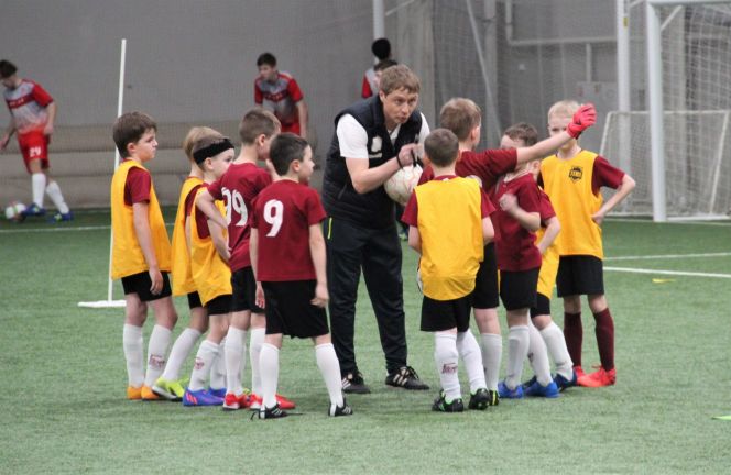 Известный российский футболист и тренер Ильшат Файзуллин провёл в Барнауле методический семинар 