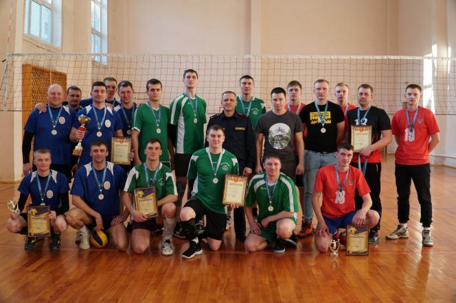 В УФСИН России по Алтайскому краю прошел волейбольный турнир среди сотрудников и ветеранов