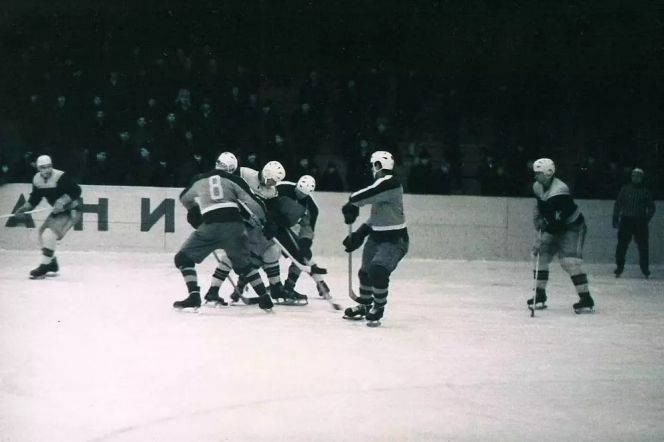 Страницы истории алтайского хоккея. Февраль 1968 года. «Мотор» включает обороты