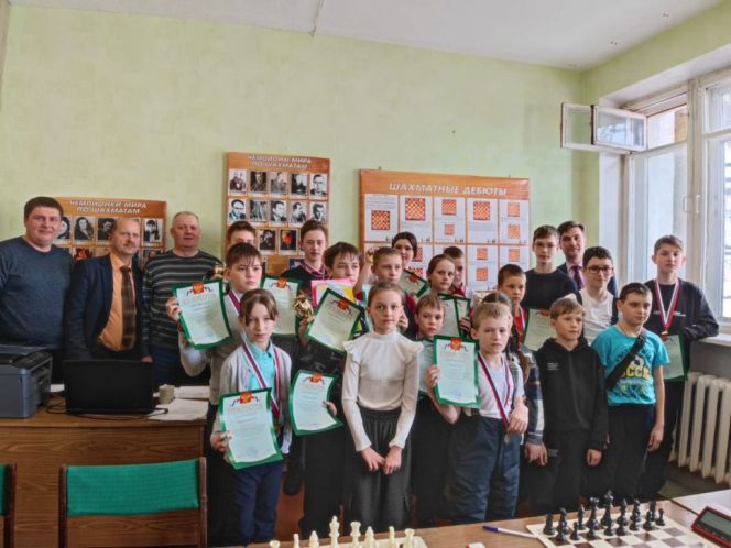 Зональные соревнования «Белой ладьи» в Волчихе выиграли рубцовские школьники