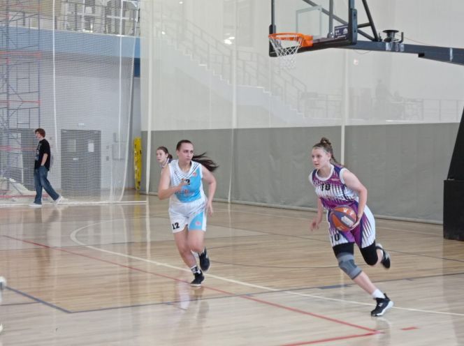 Быть в финале или не быть? Обе алтайские команды – участницы окружных соревнований «КЭС-Баскет» – вышли в полуфинал