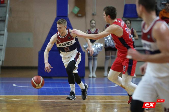 Фрагмент матча первого круга Суперлиги БК "Барнаул" - ЦСКА-2. Фото: Владимир Мартынов