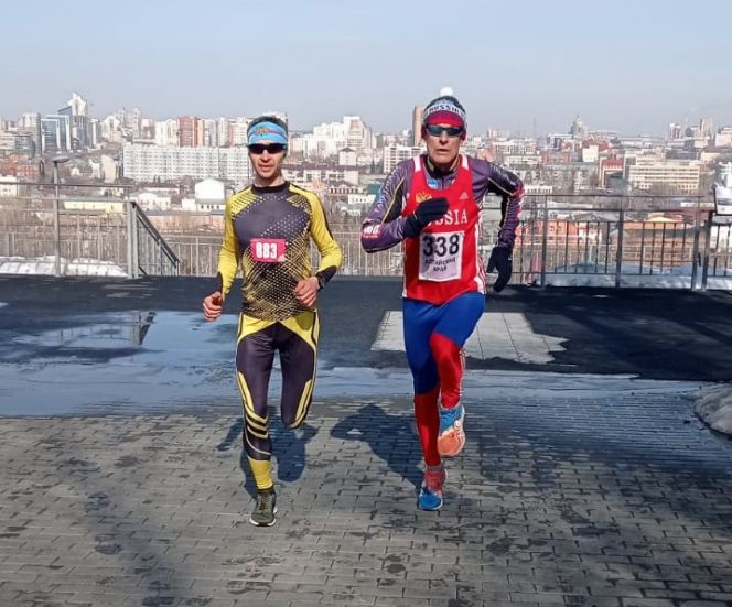 Клуб «Восток Спорт» открыл летний спортивный сезон 5-километровым пробегом в Нагорном парке Барнаула (фото)