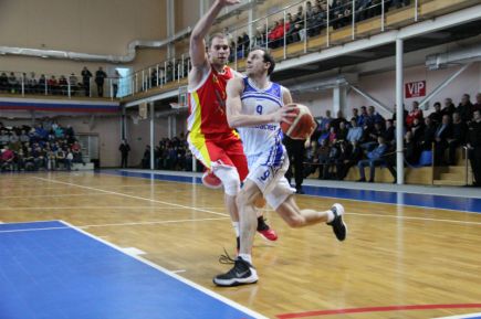 «АлтайБаскет» нанёс второе разгромное поражение тульскому «Арсеналу» – 94:51 (фото).