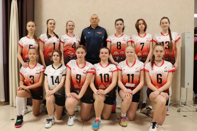 Победителем первенства Алтайского края среди девушек до 16 лет стала команда "Спортивная инициатива"