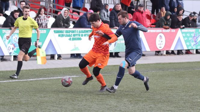 Фрагменты финального матча "Темп" - "Распадская". Фото: Александр Чёрный/"Алтайский спорт"