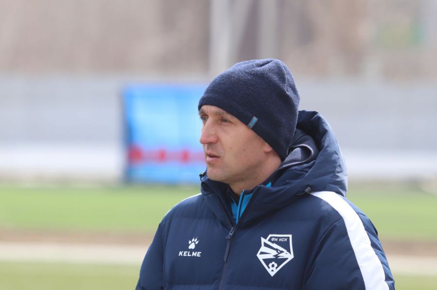 Главный тренер ФК "Новосибирск-М" Дмитрий Мамонов. Фото: Александр Чёрный/"Алтайский спорт"