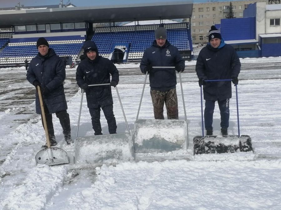15 апреля. Барнаульский стадион "Динамо" 