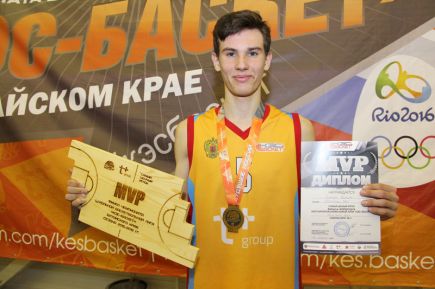 Краевой финал ШБЛ "КЭС-Баскет" выиграла  команда Павловской школы у юношей, Бурлинской - у девушек.