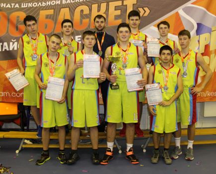 Краевой финал ШБЛ "КЭС-Баскет" выиграла  команда Павловской школы у юношей, Бурлинской - у девушек.
