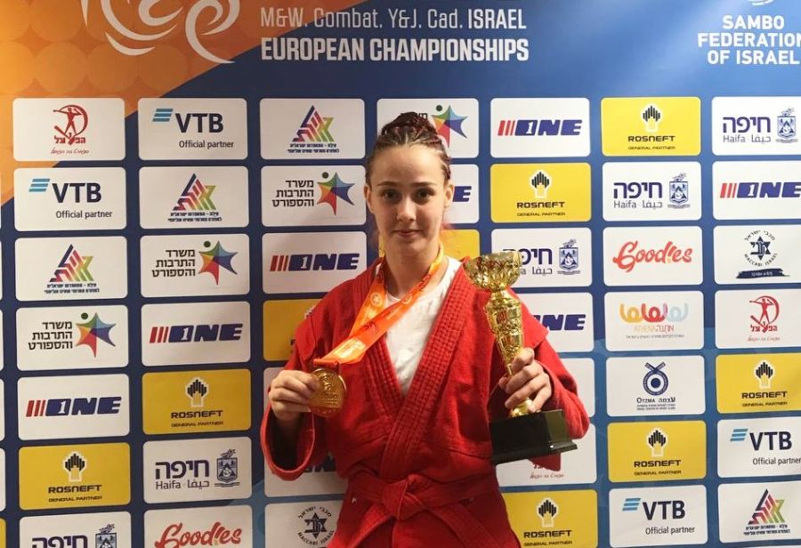 Девушка дышит самбо: как болевой прием сделал барнаульскую спортсменку лучшей в Европе 