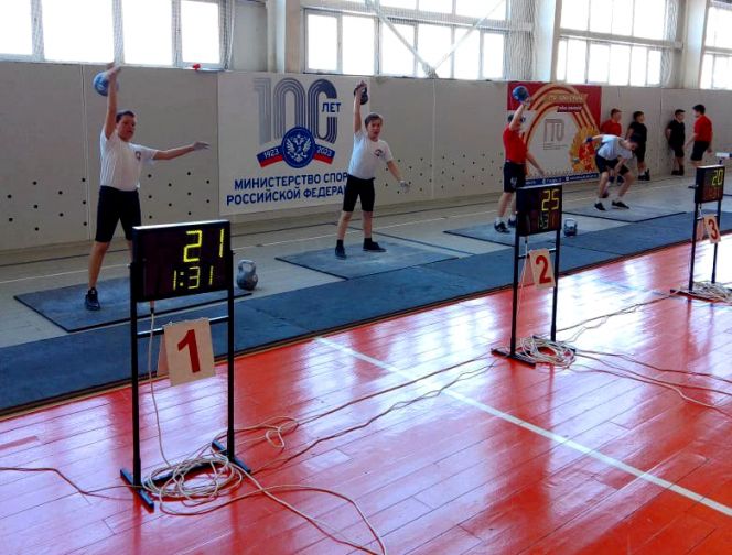 В Алейске прошли соревнования по гиревому спорту XLIII Спартакиады спортивных школ Алтайского края 