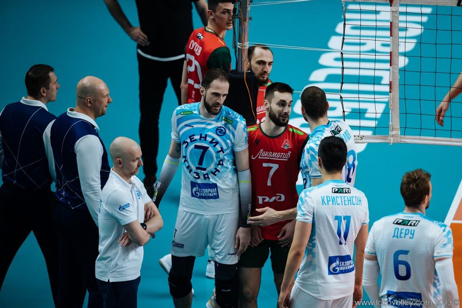 Одной большой деревней.  Как Алтай и Канада болели за новосибирский «Локомотив»