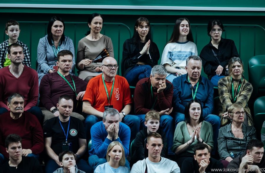 Одной большой деревней.  Как Алтай и Канада болели за новосибирский «Локомотив»