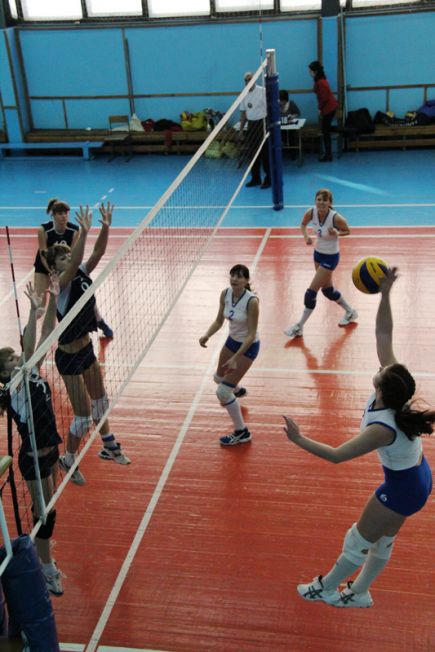Команда Алтайского государственного университета – чемпион края по волейболу среди женских команд (фото).