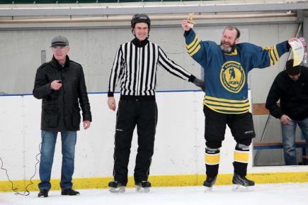 Барнаульский "Полимер" выиграл региональный этап "Ночной хоккейной лиги".