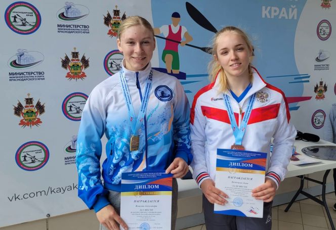 Александра Власова (слева) и Анна Казанцева