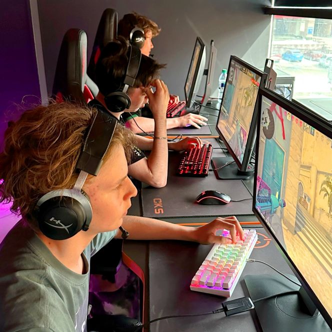 Учащиеся краевого педагогического лицея и барнаульской школы №132 – победители I школьной киберспортивной лиги Алтайского края