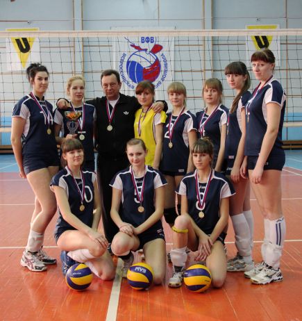 Команда Алтайского государственного университета – чемпион края по волейболу среди женских команд (фото).