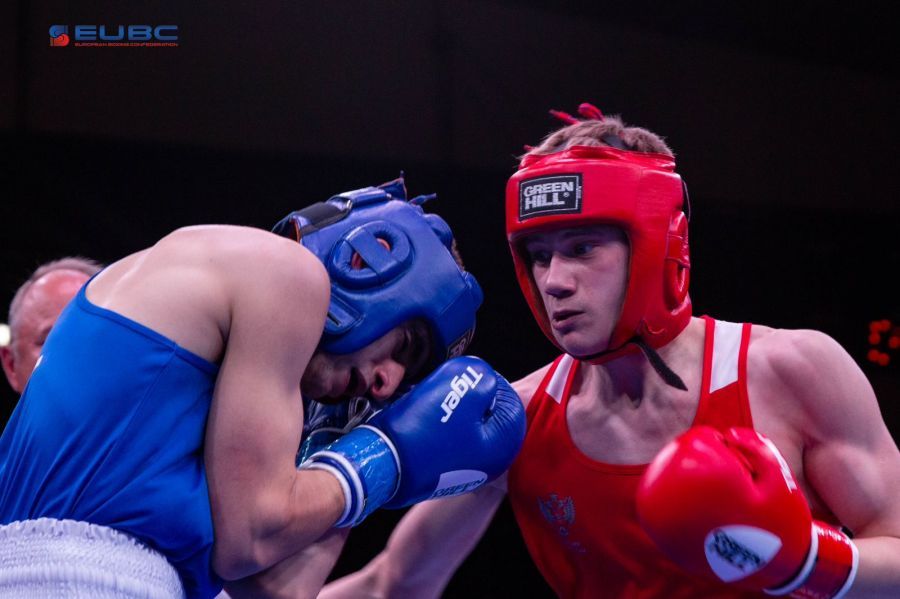 Как Костя Цзю. Боксёр из Алтайского края стал лучшим в Европе 