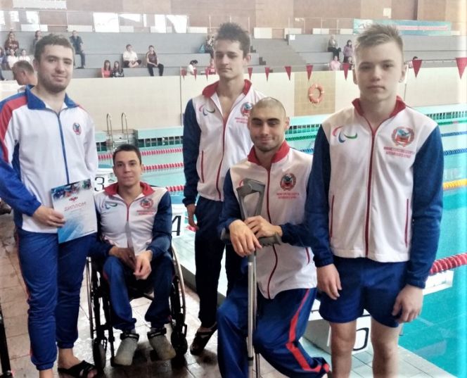 На чемпионате Сибирского, Уральского и Дальневосточного федеральных округов по плаванию в Бийске 11 спортсменов Алтайского края стали победителями 