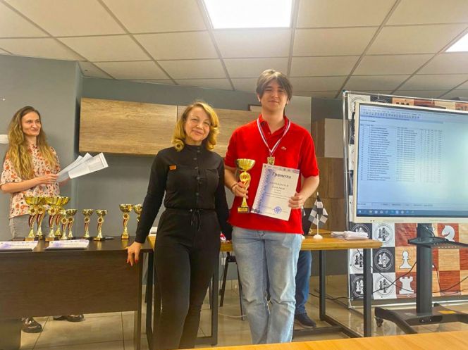 Артур Сухов увозит две золотые медали со студенческого первенства Сибири в Красноярске