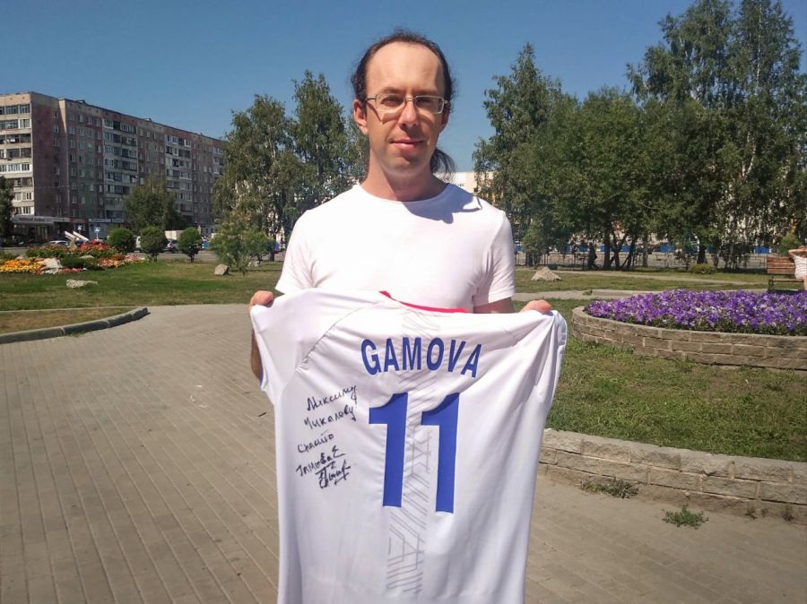 33 000 километров за командой. Болельщик Максим Чикалов не пропустил ни одной игры «Алтая-АГАУ» в сезоне!