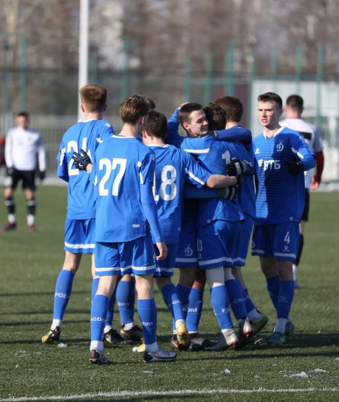 21 мая. Барнаул. Стадион "Динамо".  Чемпионат Сибири. 8-й тур. "Динамо-Барнаул-М" - "Торпедо" (Рубцовск)