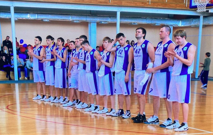 Команда "АлтайБаскет", 2010 год. Барнаул, Первая лига. Финал СФО в спорткомплексе "Победа" . В следующем сезоне "АлтайБаскет" шагнет в Высшую лигу  