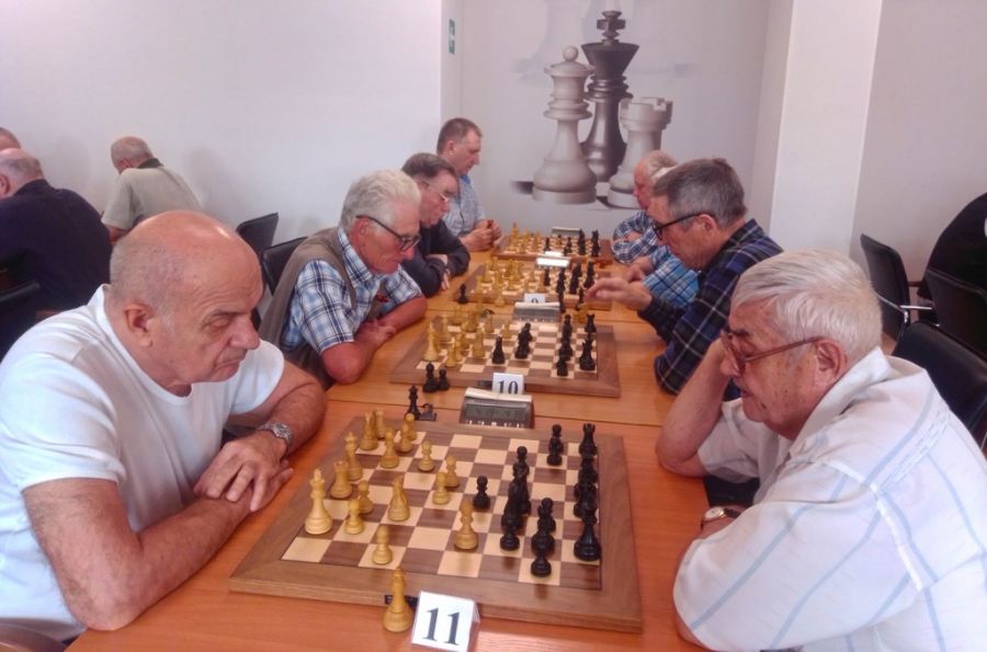 Ветераны разыграли «Кубок Победы» в блиц-турнире