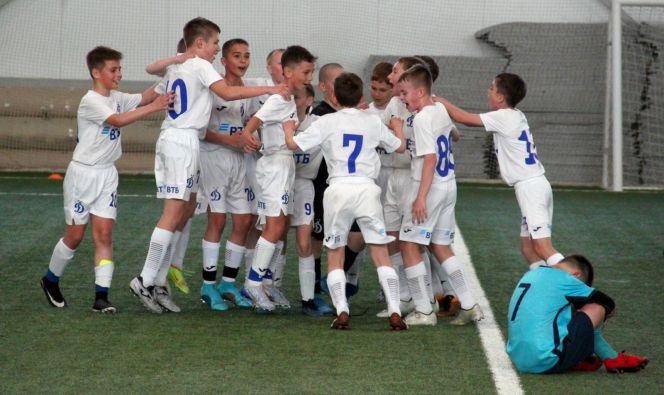 Воспитанники барнаульской «Академии «Динамо» имени Льва Яшина» стали победителями предварительного этапа XXX открытого чемпионата Детской футбольной лиги (фото)