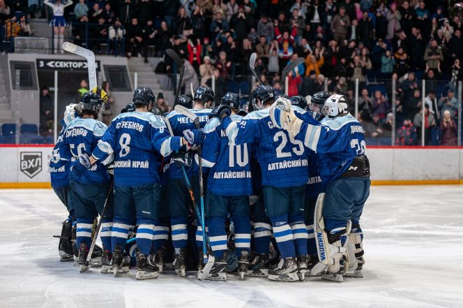 На совещании руководителей клубов ВХЛ в Сочи в состав лиги включен ХК "Динамо-Алтай"