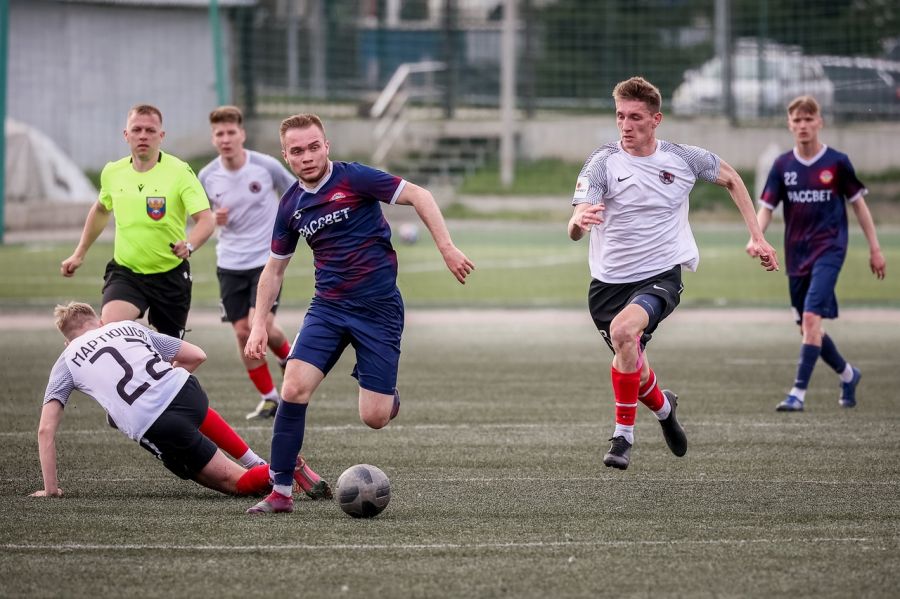 Фрагмент матча «Рассвет» — «Чита». Фото: Дмитрий Шабалин