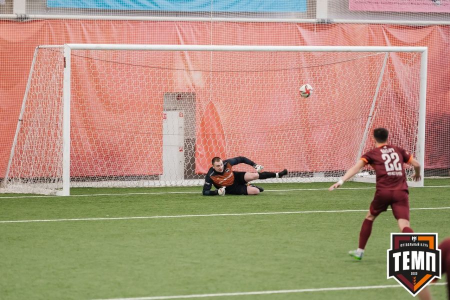 Фрагменты матча "Темп" - "Полимер". Фото: Никита Сницарев