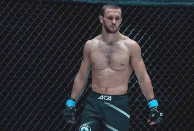 Иван Соловьёв из клуба Top Team Siberia одержал победу в поединке с Антоном Мором в лиге ASA Young Eagles 