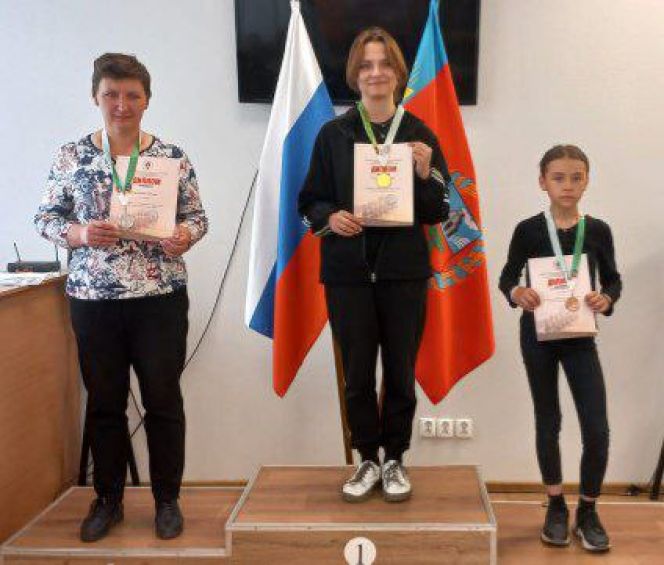 Андрей Подчуфаров из Павловска и Полина Соломатина из Ребрихи – чемпионы края по блицу среди шахматистов из сёл и малых городов