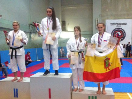 Инесса Цыганкова – победитель, Вероника Буторина – бронзовый призёр первенства России по восточному боевому единоборству в дисциплине сётокан.